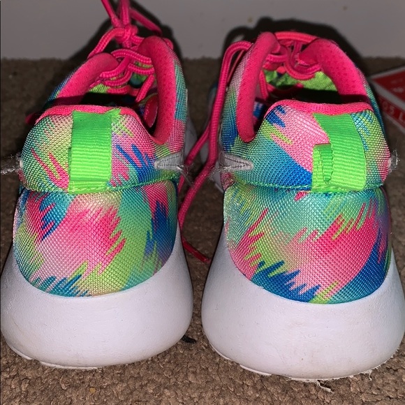 Nike’s - Picture 4 of 5